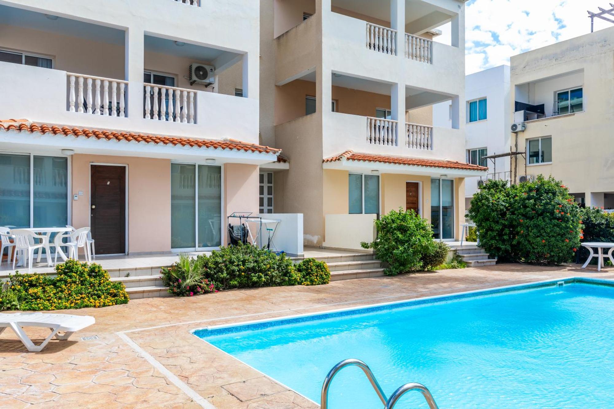 Beautiful One Bed Apartment In Paphos Ngoại thất bức ảnh