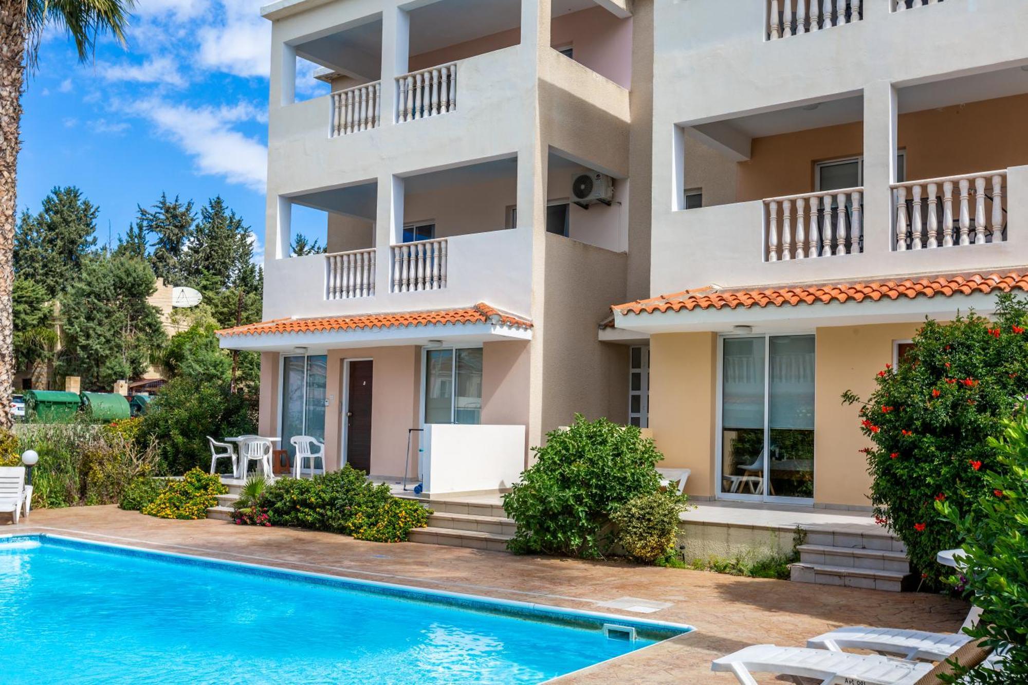 Beautiful One Bed Apartment In Paphos Ngoại thất bức ảnh
