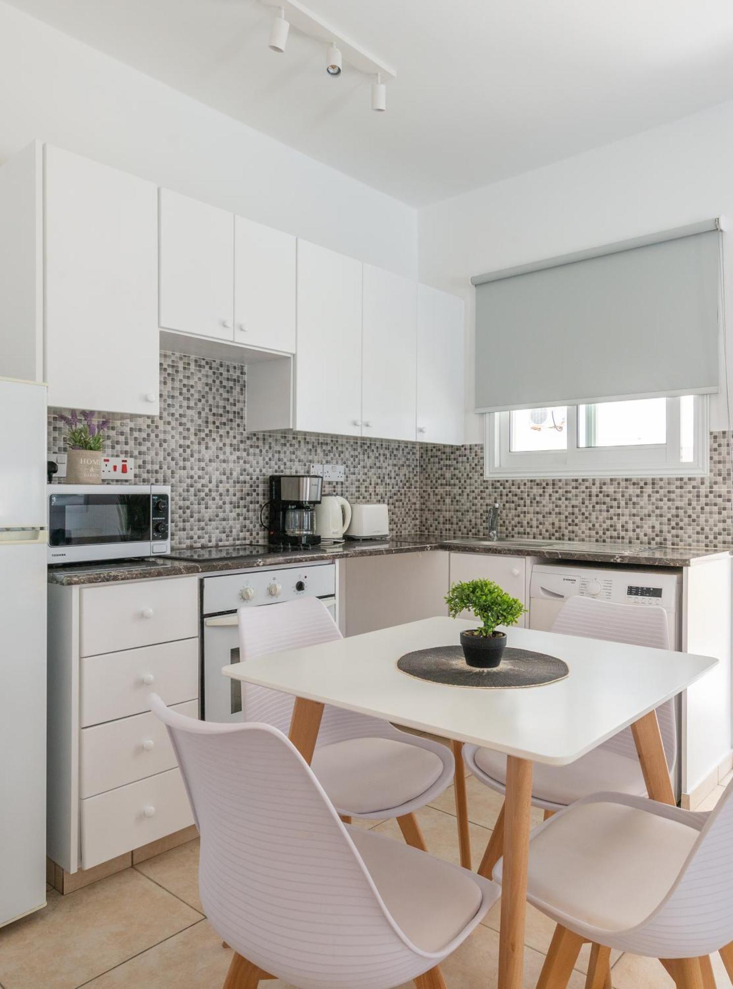 Beautiful One Bed Apartment In Paphos Ngoại thất bức ảnh