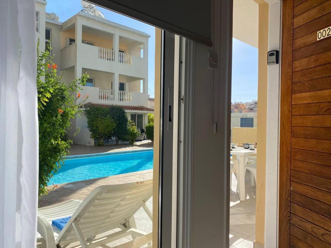 Beautiful One Bed Apartment In Paphos Ngoại thất bức ảnh