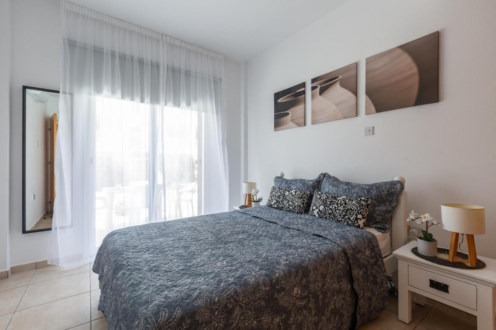 Beautiful One Bed Apartment In Paphos Ngoại thất bức ảnh