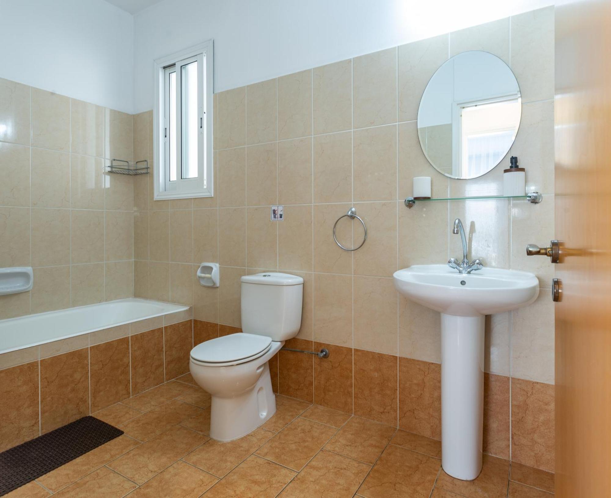 Beautiful One Bed Apartment In Paphos Ngoại thất bức ảnh