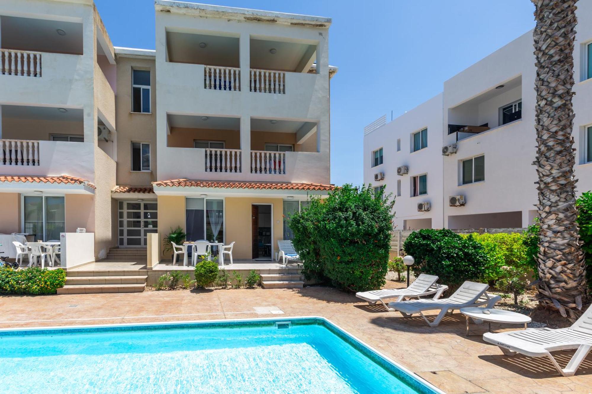 Beautiful One Bed Apartment In Paphos Ngoại thất bức ảnh