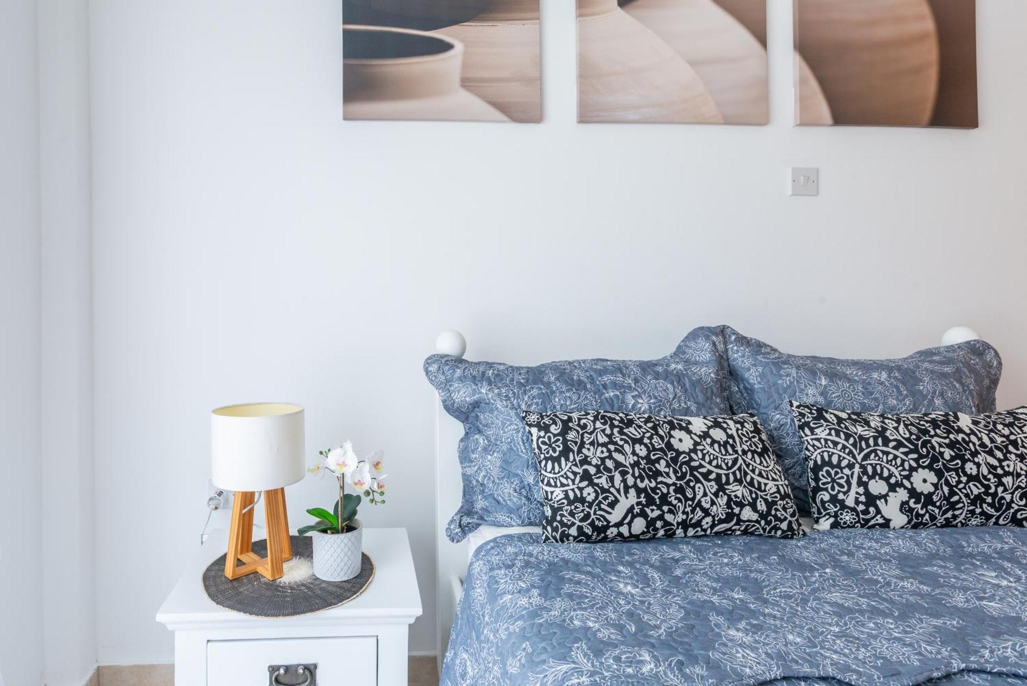 Beautiful One Bed Apartment In Paphos Ngoại thất bức ảnh