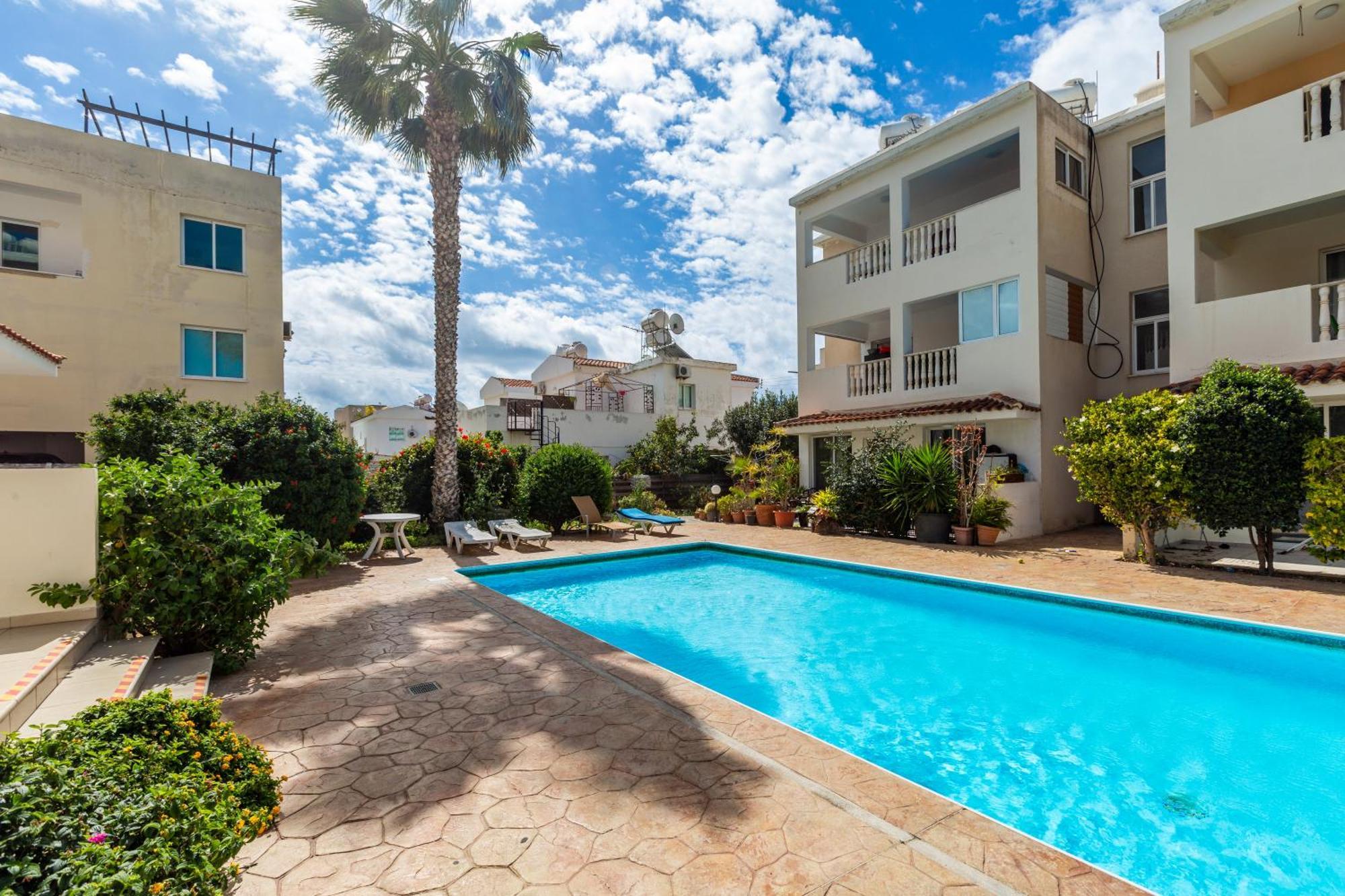 Beautiful One Bed Apartment In Paphos Ngoại thất bức ảnh