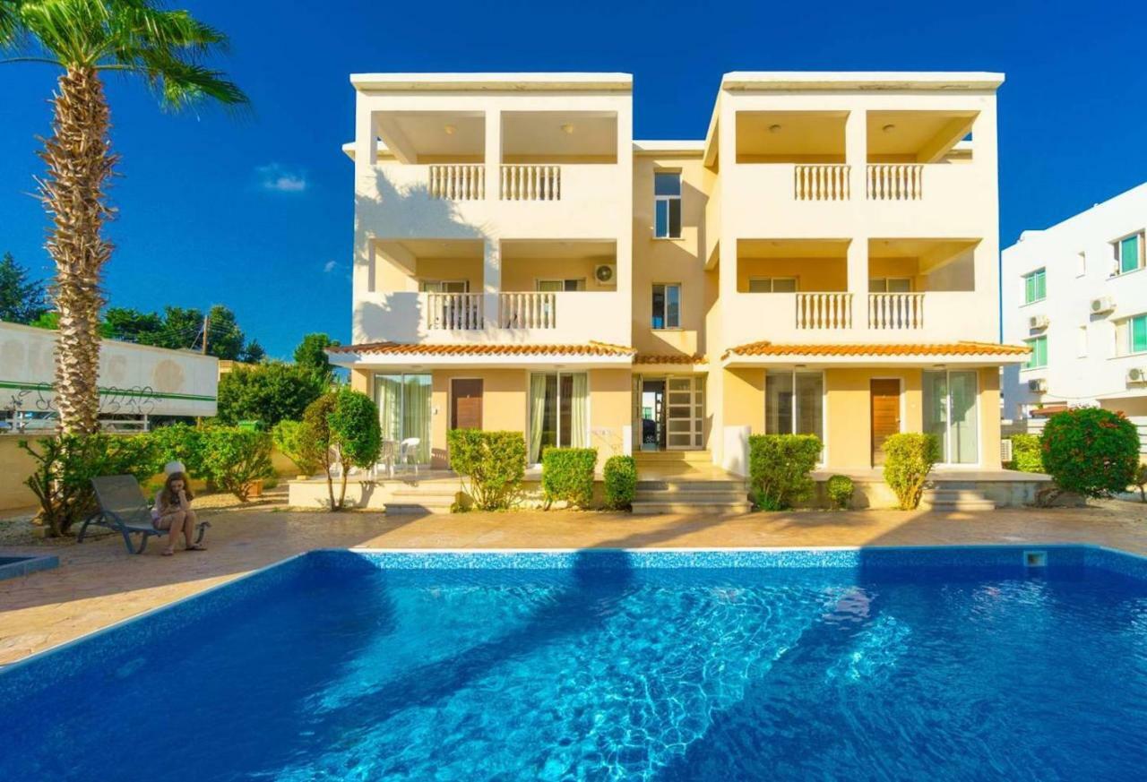 Beautiful One Bed Apartment In Paphos Ngoại thất bức ảnh